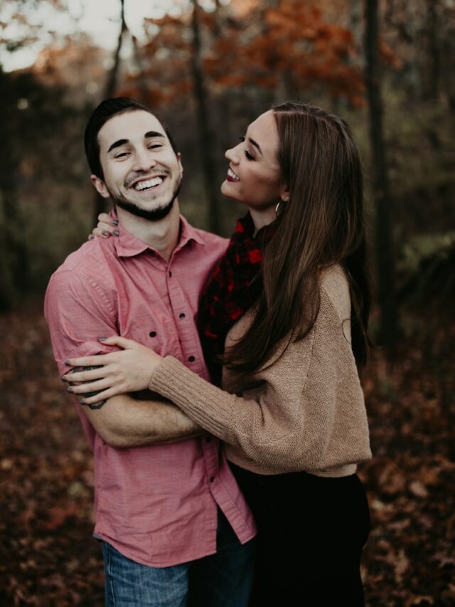 Top 5 Zodiac Signs Who Tend to Fall in Love at First Sight