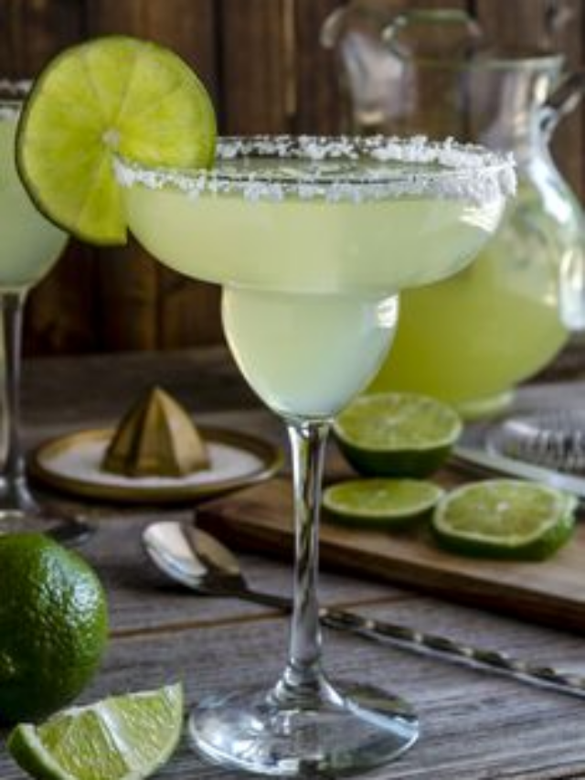 Perfect Margarita Recipe: Shake Up Your Next Fiesta with This Classic Cocktail!