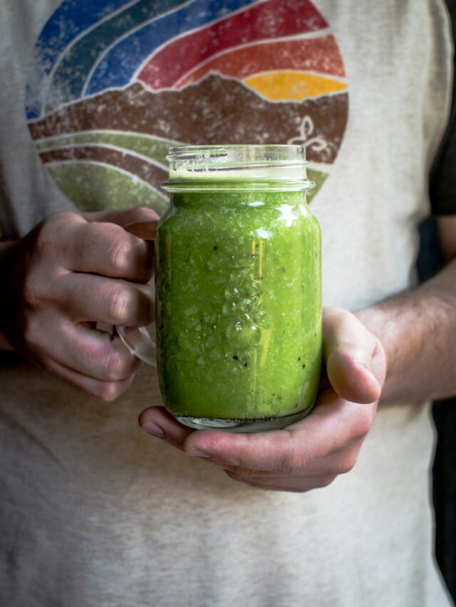 Why You Should Drink Cucumber and Spinach Smoothie and How to Make It